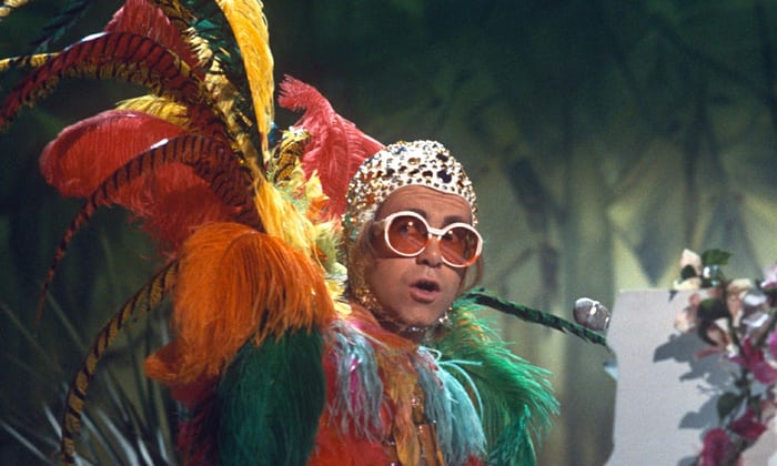 Elton-John-in-1977-012